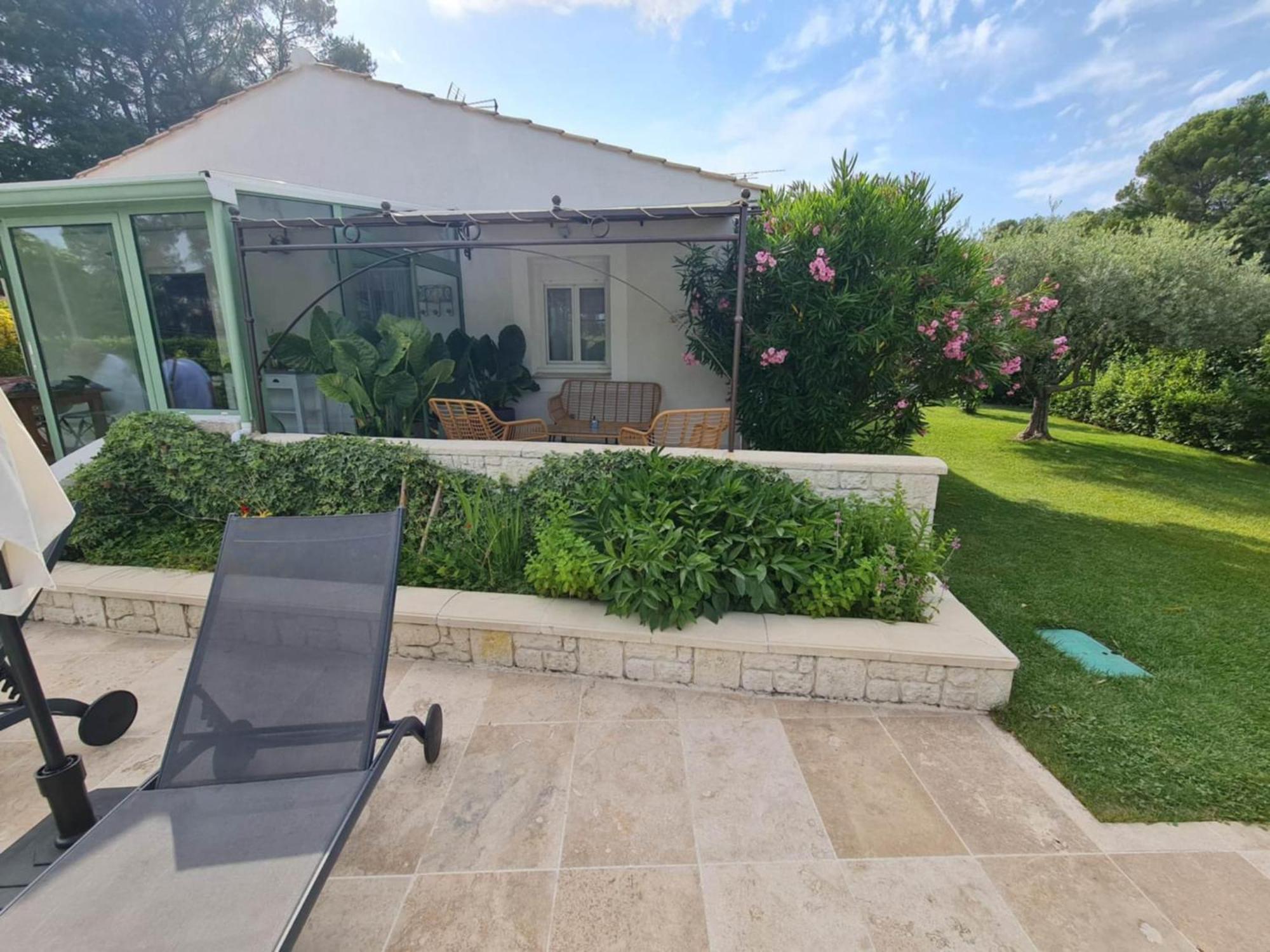 Maison Villa Pierrevert Экстерьер фото